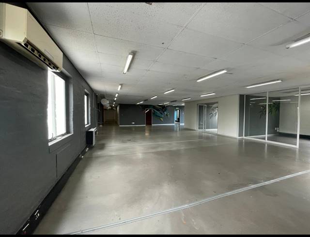 2,859M² OFFICE TO LET IN BRYANSTON